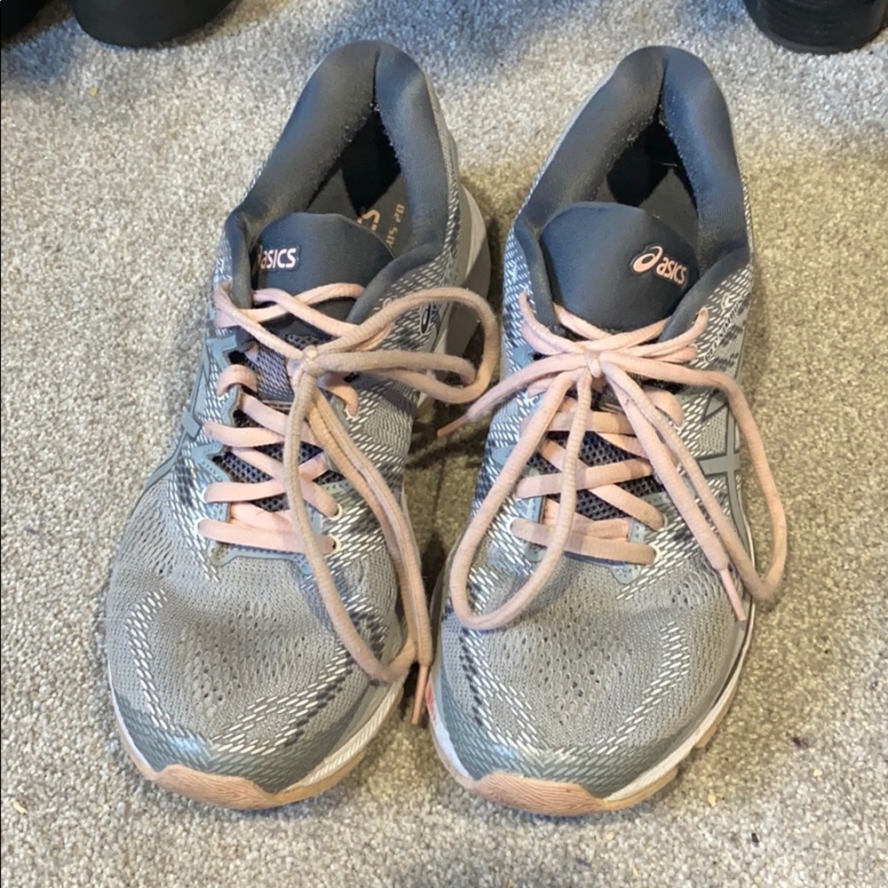 ASICS Gel Nimbus 20 size 8.5